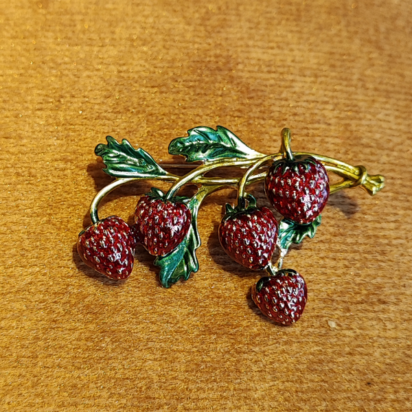 VALLERY'S SELECTwild strawberry brooch 磻ɥȥ٥꡼֥