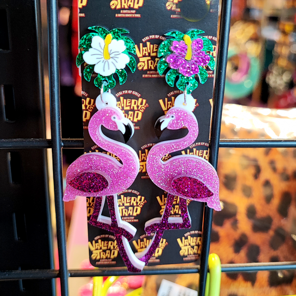 <img class='new_mark_img1' src='https://img.shop-pro.jp/img/new/icons1.gif' style='border:none;display:inline;margin:0px;padding:0px;width:auto;' />VALLERY'S SELECTflower Flamingo Earrings 