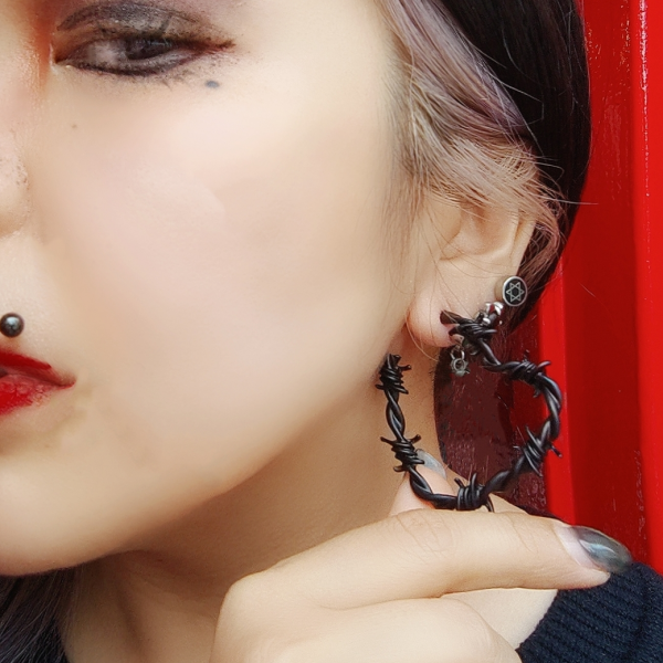 VALLERYS SELECTBarbed Wire Love Earrings  磻䡼ϡȥԥ ֥å