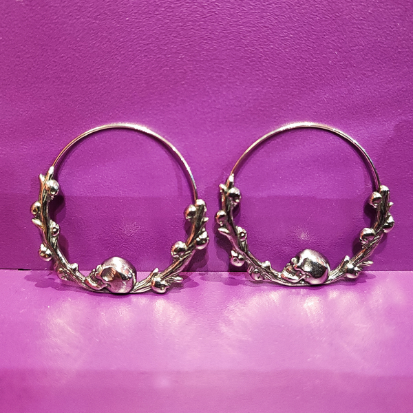 <img class='new_mark_img1' src='https://img.shop-pro.jp/img/new/icons1.gif' style='border:none;display:inline;margin:0px;padding:0px;width:auto;' />VALLERYS SELECTSkull Hoop Earrings  աץԥ 