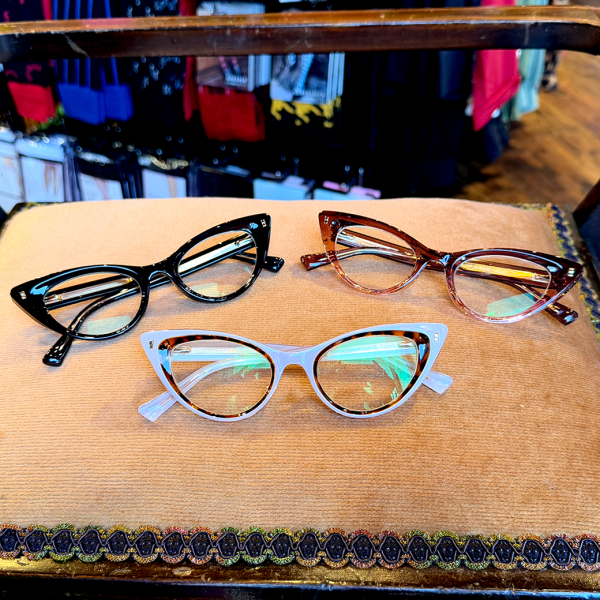 <img class='new_mark_img1' src='https://img.shop-pro.jp/img/new/icons1.gif' style='border:none;display:inline;margin:0px;padding:0px;width:auto;' />VALLERY'S SELECTMiranda Cat Eye Glasses
