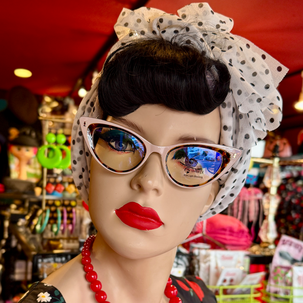 <img class='new_mark_img1' src='https://img.shop-pro.jp/img/new/icons1.gif' style='border:none;display:inline;margin:0px;padding:0px;width:auto;' />VALLERY'S SELECTMiranda Cat Eye Reading Glasses (Ϸ) -Pink Beige & Leopard