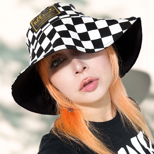 Rec by Royal PussyBicolor Brim Bucket Hat  Flag Check
