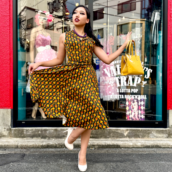 <img class='new_mark_img1' src='https://img.shop-pro.jp/img/new/icons1.gif' style='border:none;display:inline;margin:0px;padding:0px;width:auto;' />miss luloA Bite of the Apple Jani Dress (Soysilk Blend)
