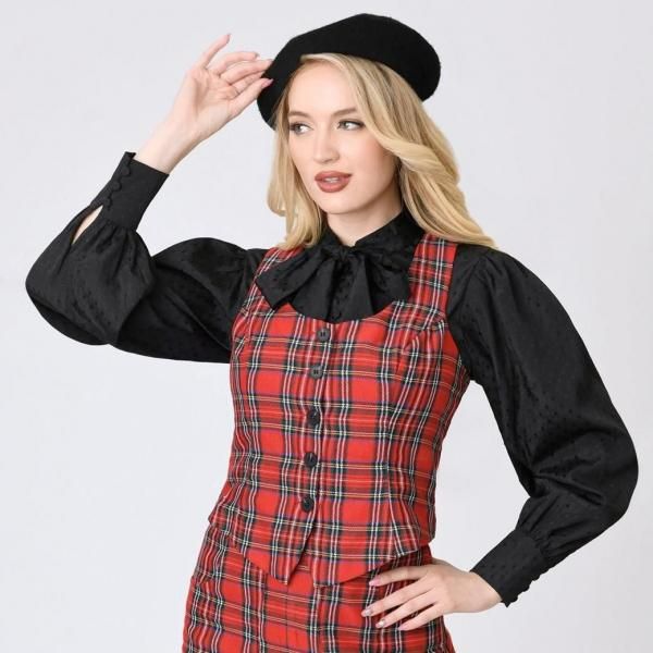 <img class='new_mark_img1' src='https://img.shop-pro.jp/img/new/icons1.gif' style='border:none;display:inline;margin:0px;padding:0px;width:auto;' />Smak Parlour by Unique VintageRed Plaid Scoop Neck Vest