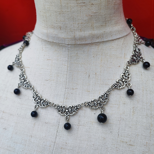 <img class='new_mark_img1' src='https://img.shop-pro.jp/img/new/icons1.gif' style='border:none;display:inline;margin:0px;padding:0px;width:auto;' />VALLERY'S SELECTBlack Onyx Silver Lace Necklace 