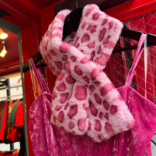 ��VALLERY'S SELECT��Pink Leopard Faux Fur Scarf
