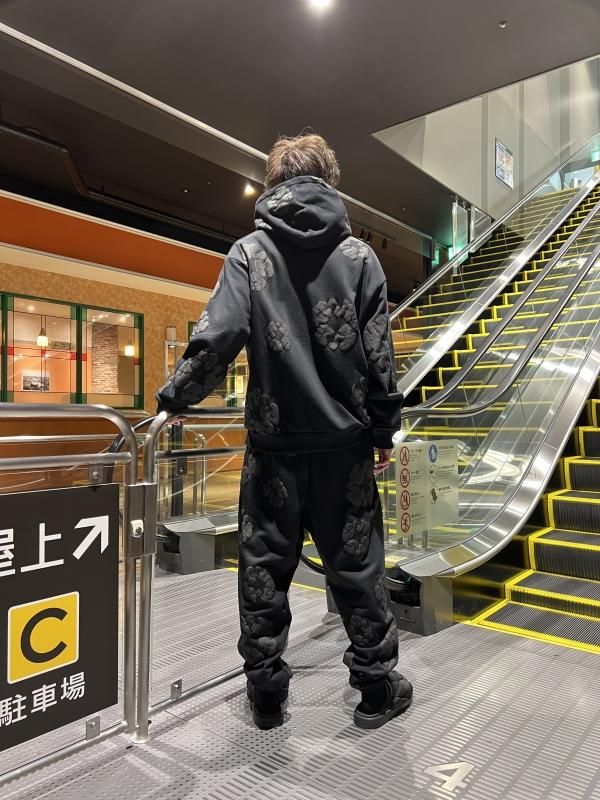 関税込み Denim tears Mono Wreath パーカー&パンツ 上下セット Denim Tears Cotton Wreath-print Hoodie | Black | FARFETCH JO