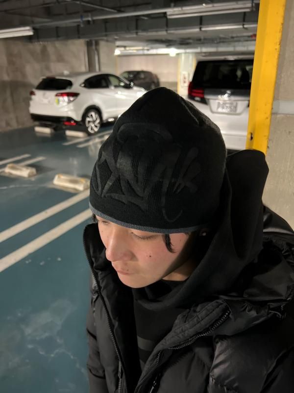 30%OFF】 SYNA WORLD / SYNA DEBOSSED BEANIE □定価：￥14,300