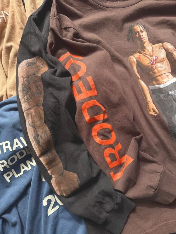 CACTUS JACK / RODEO 10 YEARS ACTION FIGURE LONGSLEEVE TEE