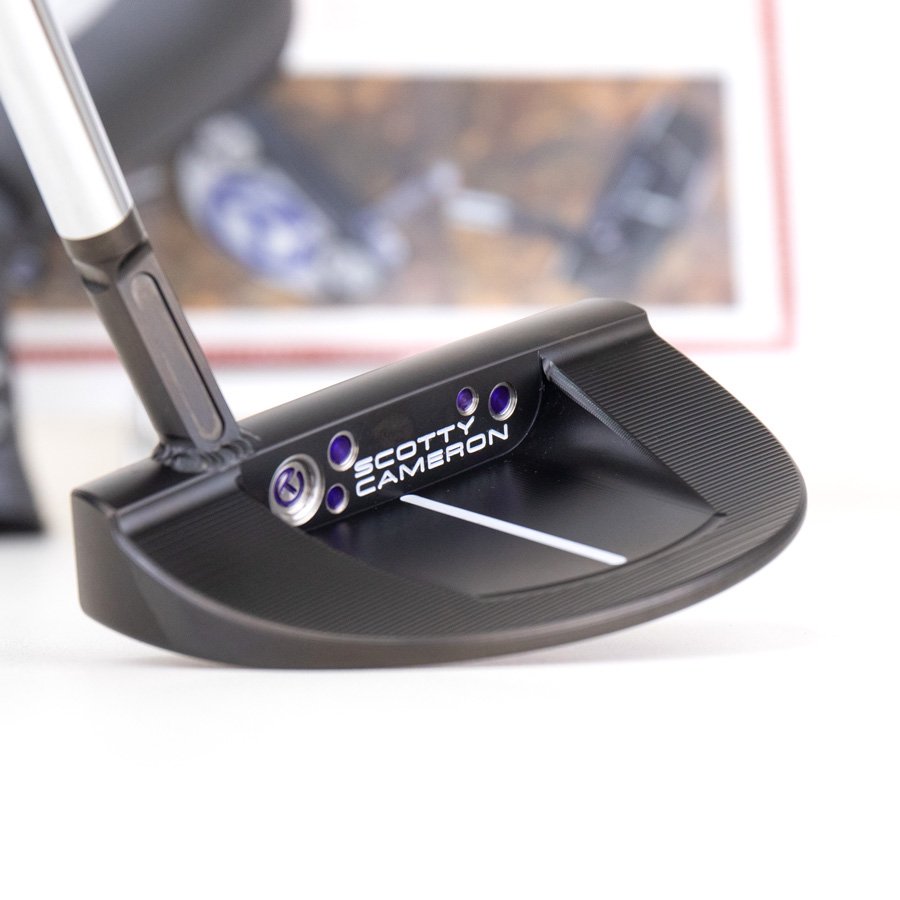 スコッティキャメロン ツアーパター SSS Golo 6.5 Tour Black finish with a welded Flojet neck.