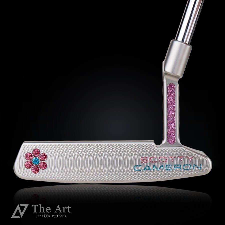 <img class='new_mark_img1' src='https://img.shop-pro.jp/img/new/icons59.gif' style='border:none;display:inline;margin:0px;padding:0px;width:auto;' />åƥ (SCOTTY CAMERON) 2023 ѡ쥯 Хå2 [Daisy Daisy] ver.S+ ԥ󥯥