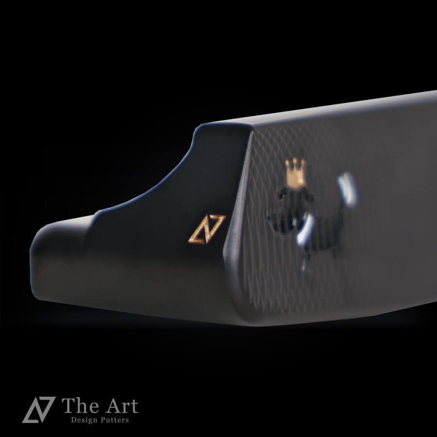 <img class='new_mark_img1' src='https://img.shop-pro.jp/img/new/icons52.gif' style='border:none;display:inline;margin:0px;padding:0px;width:auto;' />åƥ (SCOTTY CAMERON) 2023 ѡ쥯 ˥塼ݡ2 [Crown Dog] M+ ܥ֥å+ Black & Gold