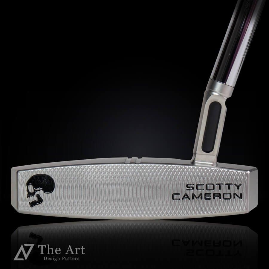 <img class='new_mark_img1' src='https://img.shop-pro.jp/img/new/icons1.gif' style='border:none;display:inline;margin:0px;padding:0px;width:auto;' />åƥ (SCOTTY CAMERON) 2024 եȥ9.5 [Sideface Skull] M Silver & Black