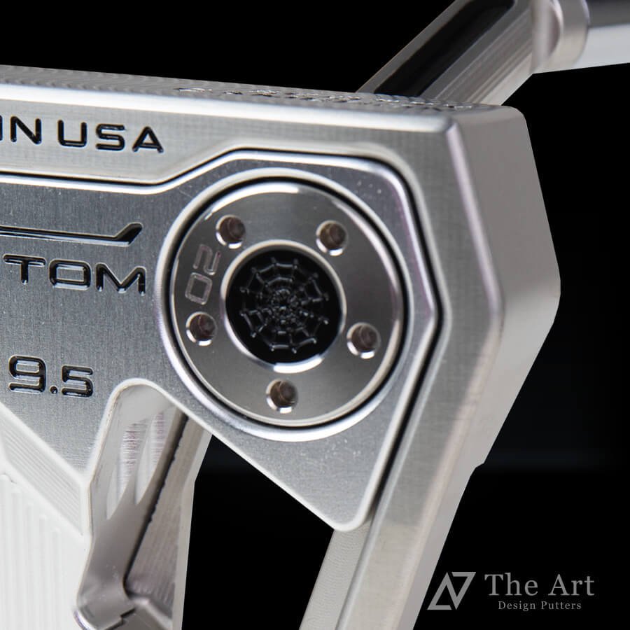 <img class='new_mark_img1' src='https://img.shop-pro.jp/img/new/icons1.gif' style='border:none;display:inline;margin:0px;padding:0px;width:auto;' />åƥ (SCOTTY CAMERON) 2024 եȥ9.5 [Sideface Skull] M Silver & Black