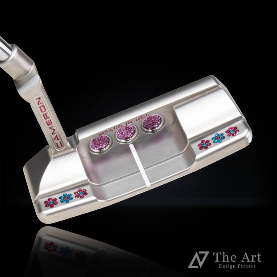 <img class='new_mark_img1' src='https://img.shop-pro.jp/img/new/icons11.gif' style='border:none;display:inline;margin:0px;padding:0px;width:auto;' />åƥ (SCOTTY CAMERON) 2023 ѡ쥯 Хå2 [Daisy Daisy]  ver.S+ ٥ӡԥ ԥ󥯥