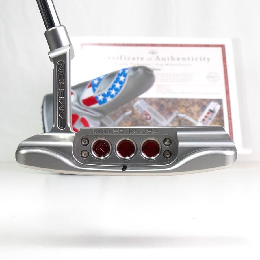 スコッティキャメロン ツアーパター Studio Style Newport SSS 30g circle T sole weights & a flangeline.