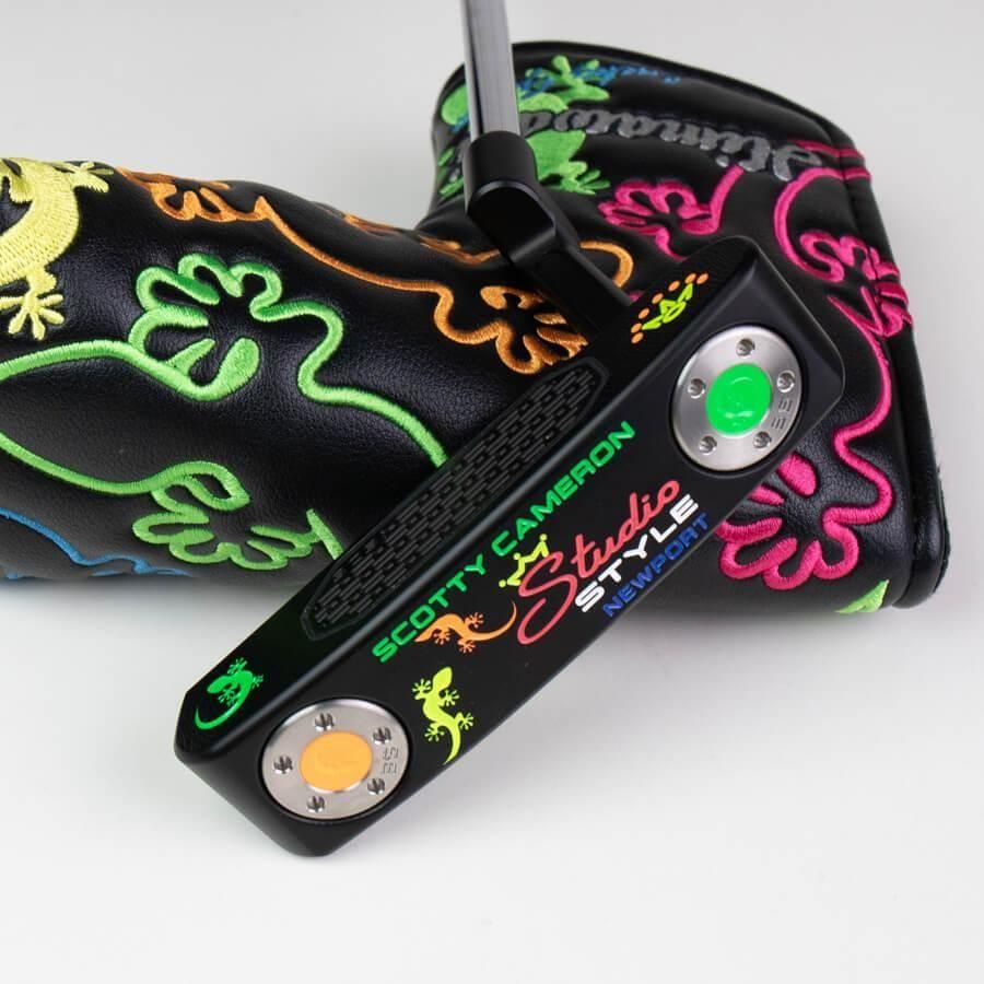 �ڼ����ġۥ����åƥ��������� (SCOTTY CAMERON) 2025 ���������������� �˥塼�ݡ��� [Lucky Gecko] ver.S NEON COLOR �����ȥ֥�å��ե��˥å���