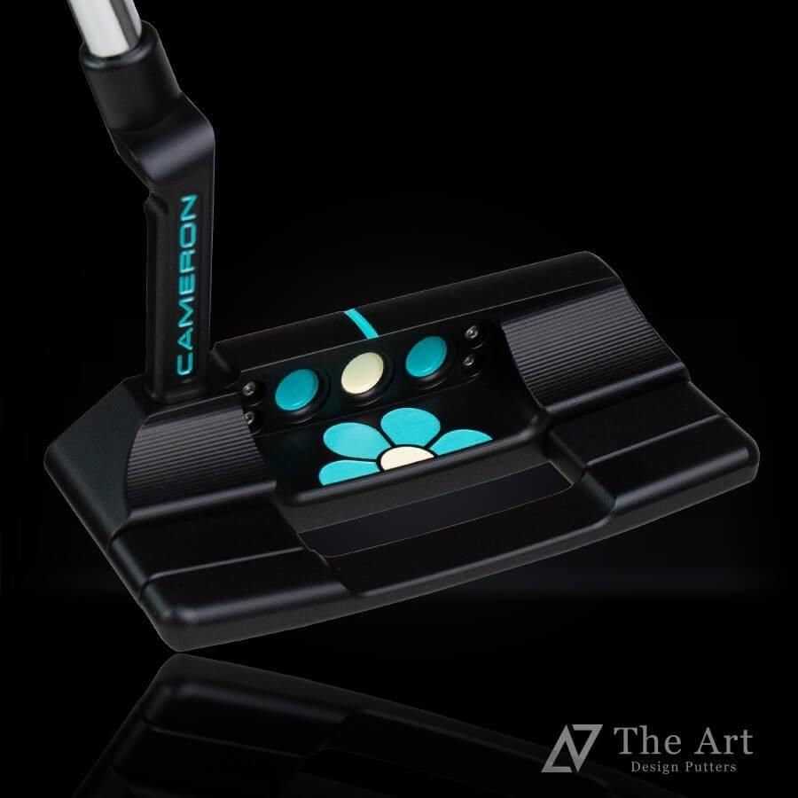 <img class='new_mark_img1' src='https://img.shop-pro.jp/img/new/icons4.gif' style='border:none;display:inline;margin:0px;padding:0px;width:auto;' />�����åƥ��������� (SCOTTY CAMERON) 2025 ���������������� ���������Хå�2 [Daisy Daisy] ver.S+ �����ȥ֥�å��ե��˥å��� ����������