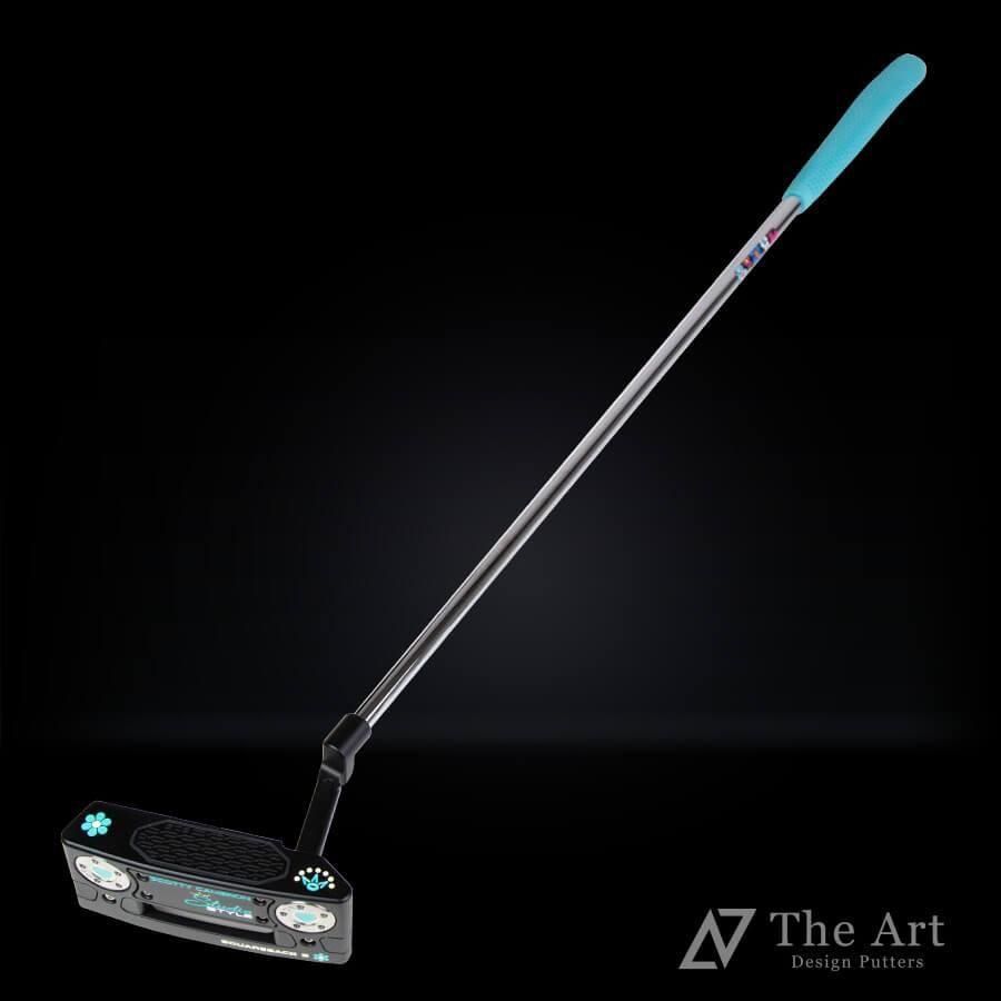 <img class='new_mark_img1' src='https://img.shop-pro.jp/img/new/icons4.gif' style='border:none;display:inline;margin:0px;padding:0px;width:auto;' />�����åƥ��������� (SCOTTY CAMERON) 2025 ���������������� ���������Хå�2 [Daisy Daisy] ver.S+ �����ȥ֥�å��ե��˥å��� ����������