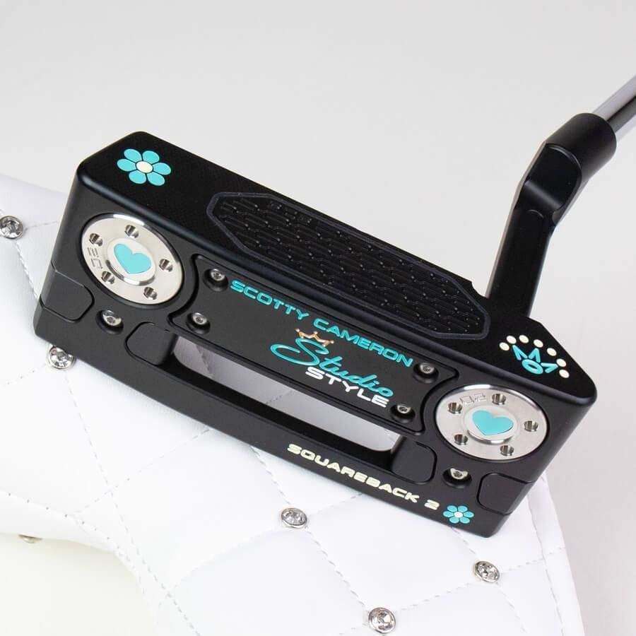 <img class='new_mark_img1' src='https://img.shop-pro.jp/img/new/icons4.gif' style='border:none;display:inline;margin:0px;padding:0px;width:auto;' />�����åƥ��������� (SCOTTY CAMERON) 2025 ���������������� ���������Хå�2 [Daisy Daisy] ver.S+ �����ȥ֥�å��ե��˥å��� ����������