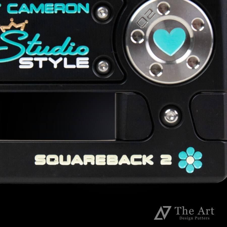 <img class='new_mark_img1' src='https://img.shop-pro.jp/img/new/icons4.gif' style='border:none;display:inline;margin:0px;padding:0px;width:auto;' />�����åƥ��������� (SCOTTY CAMERON) 2025 ���������������� ���������Хå�2 [Daisy Daisy] ver.S+ �����ȥ֥�å��ե��˥å��� ����������