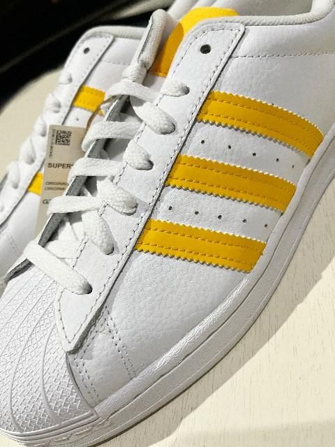 adidasアディダスadidas Originals SUPERSTAR white/yellow