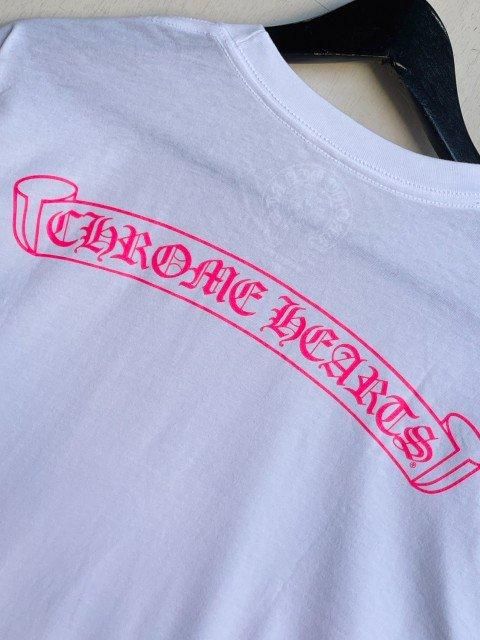 CHROME HEARTSクロムハーツFOTI Tシャツ white/pink - 夜型大型 CHROME HEARTSクロムハーツFOTI Tシャツ white/pink - 夜型大型