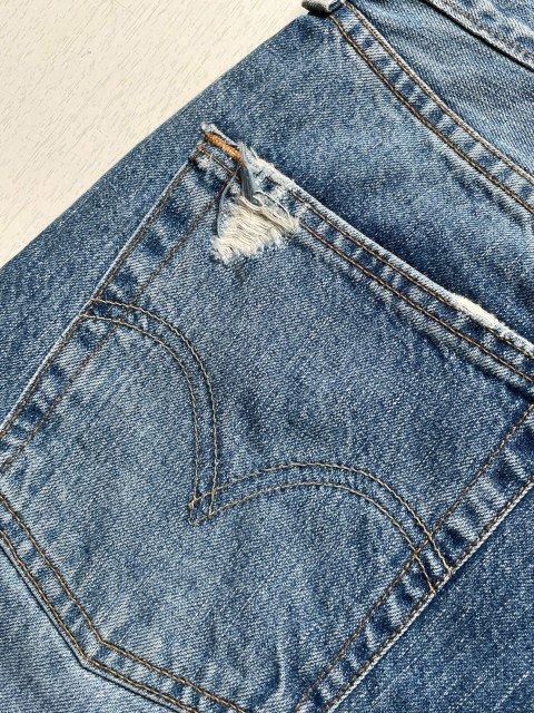 Levisリーバイス 501 HAND CRAFTED ダメージ加工デニム- 夜型 Levisリーバイス 501 HAND CRAFTED ダメージ加工デニム- 夜型
