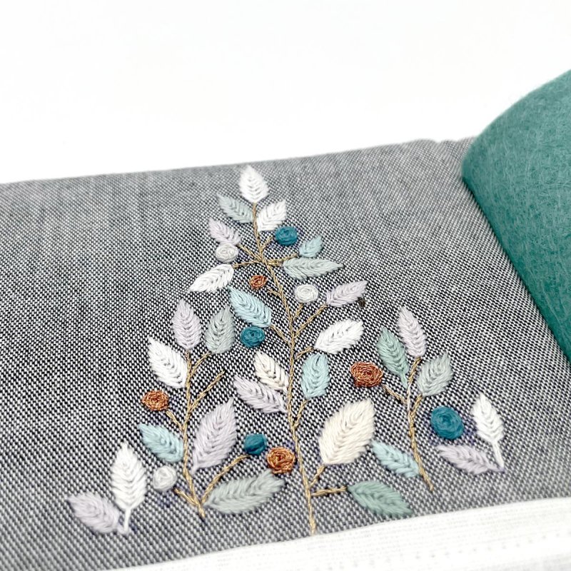 UN CHAT DANS L'AIGUILLE刺繡キット★ニードルホルダー冬