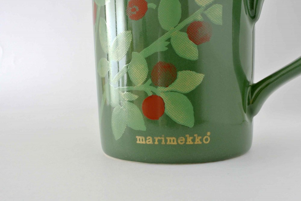 marimekko old mug (Made in England) マリメッコ オールドマグ 024 (葉っぱと赤い実) 新入荷 - ヴィンテージ北欧雑貨・PIPPURIKERA  ピップリケラ 金沢