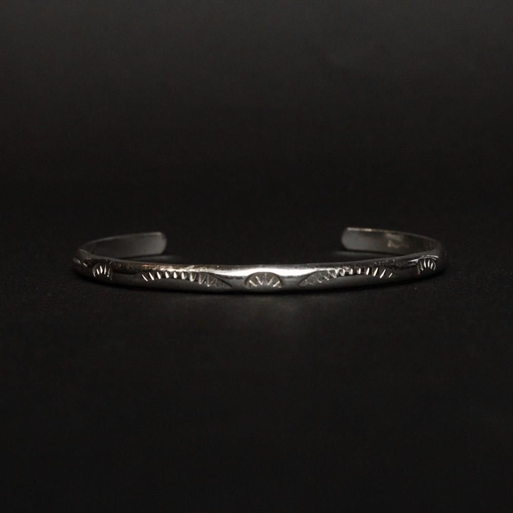 ナバホ ヴィンテージ バングル【M - STERLING】Coin Silver