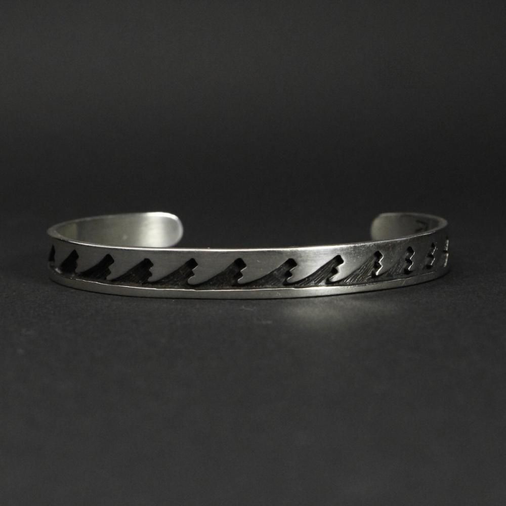 ホピ ヴィンテージ シルバーバングル【Hopi STERLING】オーバーレイ