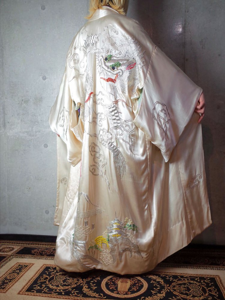 ヴィンテージ 龍 刺繍 シルク ガウン ローブ 1920年代 White/Silver Dragon Embroidery Silk Gown  c.1920s