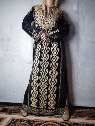  Ρơ ֥å ٥٥å ɽ ɥ쥹 Black Velvet  Gold Embroidery Dress