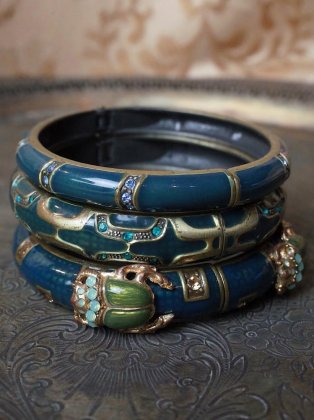  Ρơ ȥ١ ץ ǥ ϢХ󥰥 Vintage Scarab Egyptian Design Triple Bangle