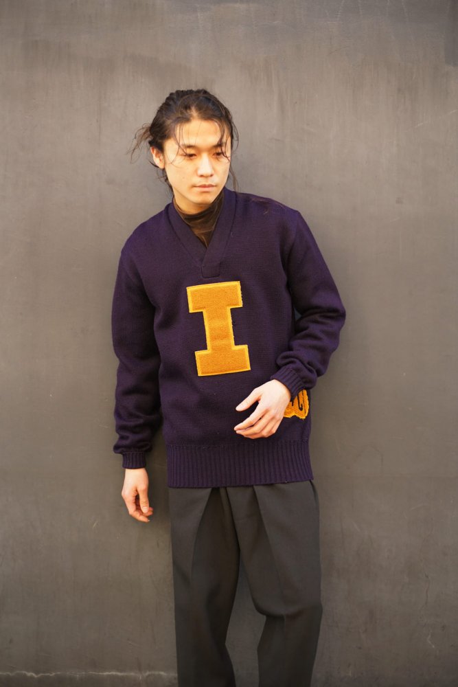 Lamb Knit Co】ヴィンテージ レタードVネックニット 茄子紺 腹巻きリブ