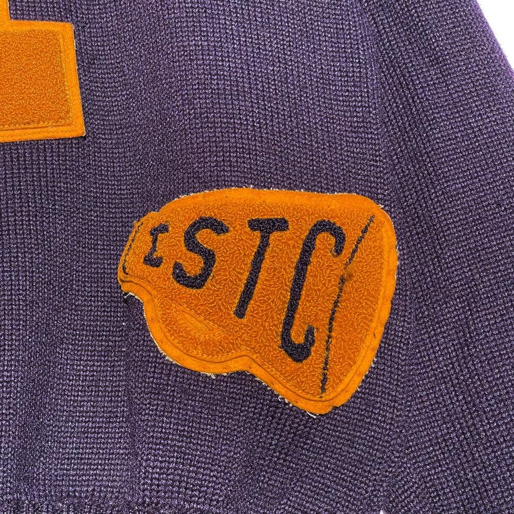 Lamb Knit Co】ヴィンテージ レタードVネックニット 茄子紺