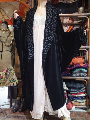  ΡArabesque Black Velvet Dolman Coat