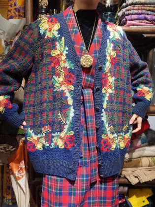 古着 通販　”Hand Knitted in URUGUAY” Plaid × Flower Knit Cardigan