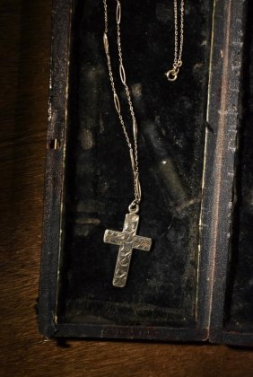  ΡBritish 1903s silver cross necklace