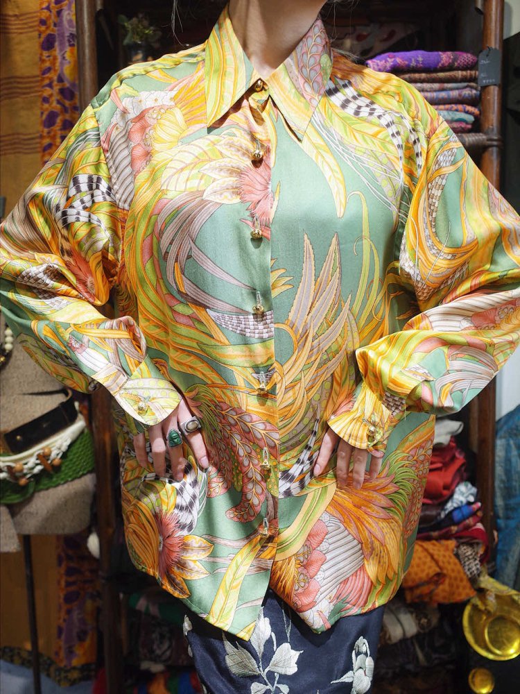 VINTAGE Salvatore Ferragamo SILK shirt | gulatilaw.com