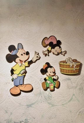  Ρus 1970s Disney Mickey paper wall decor 