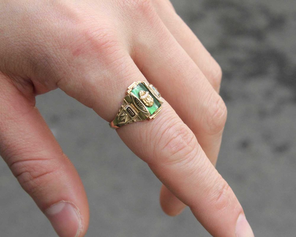 ヴィンテージ カレッジリング【JOSTEN 10kt Gold × Green ST Wolf Emblem Top】【1966's-】Class  Ring