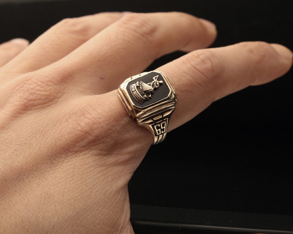 ヴィンテージ カレッジリング【BALFOUR 10kt Gold × Onyx】【1969's-】Boat Motif Class Ring