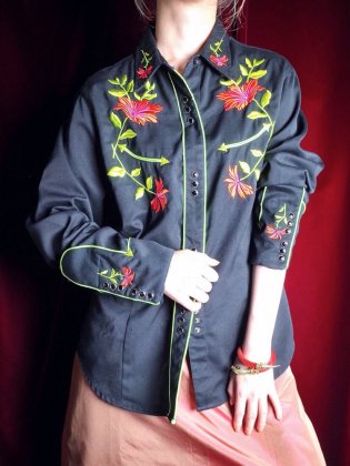  ΡFlower Embroidery Western Shirt