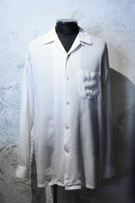  Ρus 1960s white rayon shirt