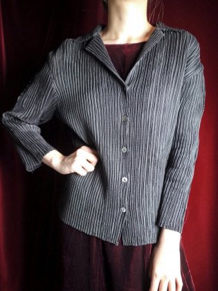  ΡBlack Solid Pleats Shirt