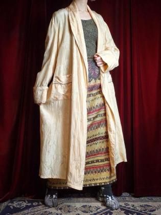  Ρc.1960s Oriental Jacquard Silk Gown