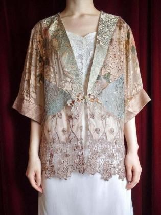  ΡLace & Sheer China Gown